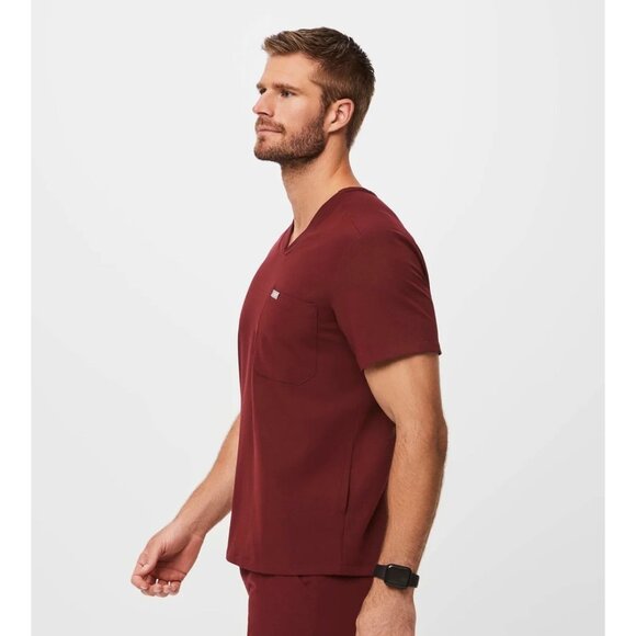 NEW! Figs Chisec Three Pocket Scrub Top Burgundy Men's SZ XXL - Picture 4 of 12